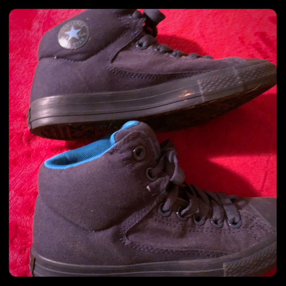 Big Boys lightly used Converse Sneakers